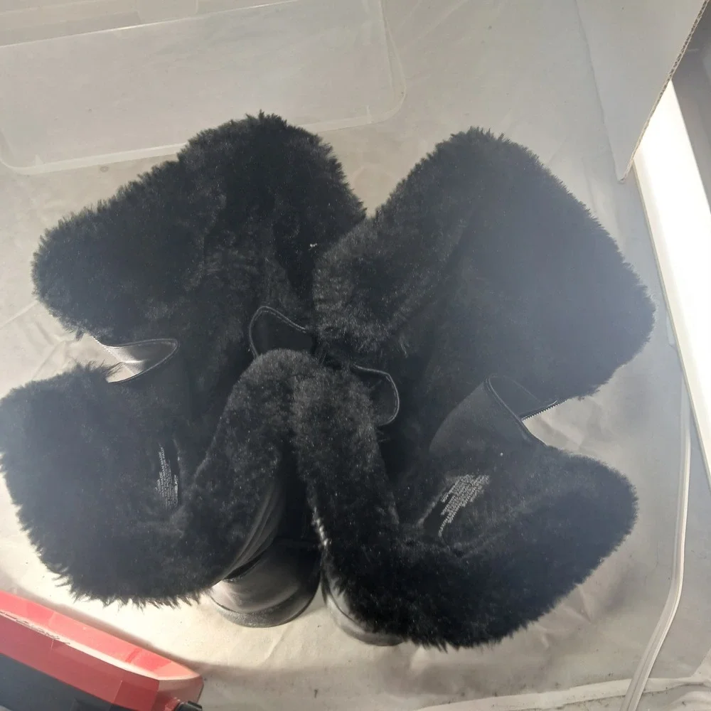 Totes Jennifer Black Quilted Faux‎ Fur Lined Winter Boots Womens 9 Medium Zip Up